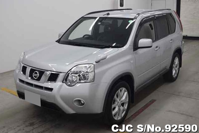 Nissan X-Trail in Silver for Sale Image 3